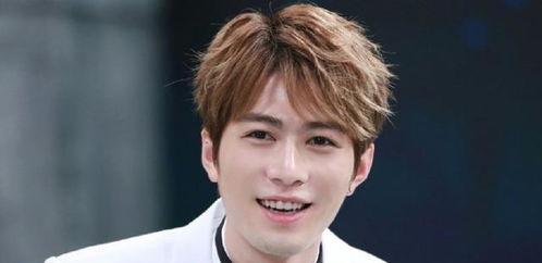 娱乐吃瓜中的男明星,揭秘男明星的吃瓜日常